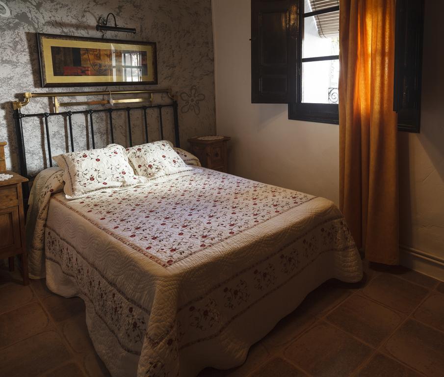 La Casa Del Tio Venancio Guest House Caracenilla Room photo