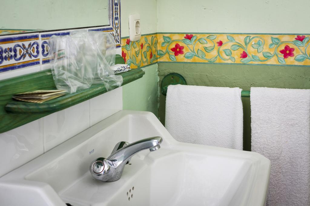 La Casa Del Tio Venancio Guest House Caracenilla Room photo